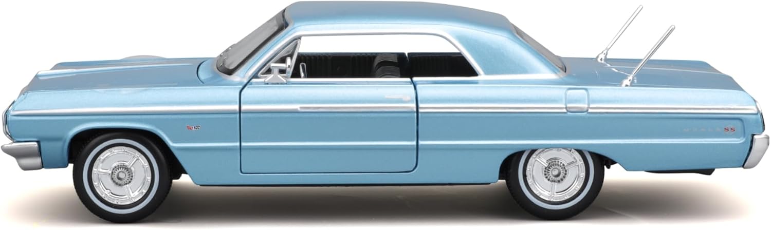 Maisto 1964 Chevrolet Impala 2-Door 1:24 - Image 2