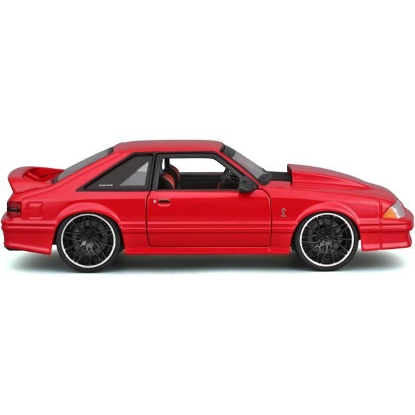 Maisto 1993 Ford Mustang SVT Cobra 1:24