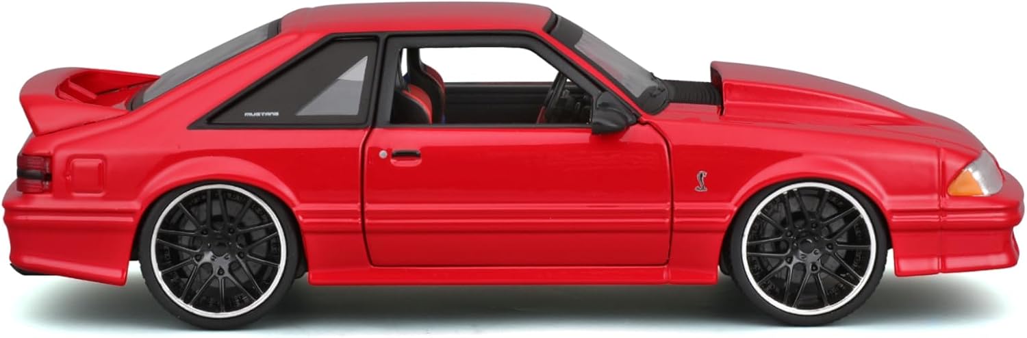 Maisto 1993 Ford Mustang SVT Cobra 1:24 - Image 2