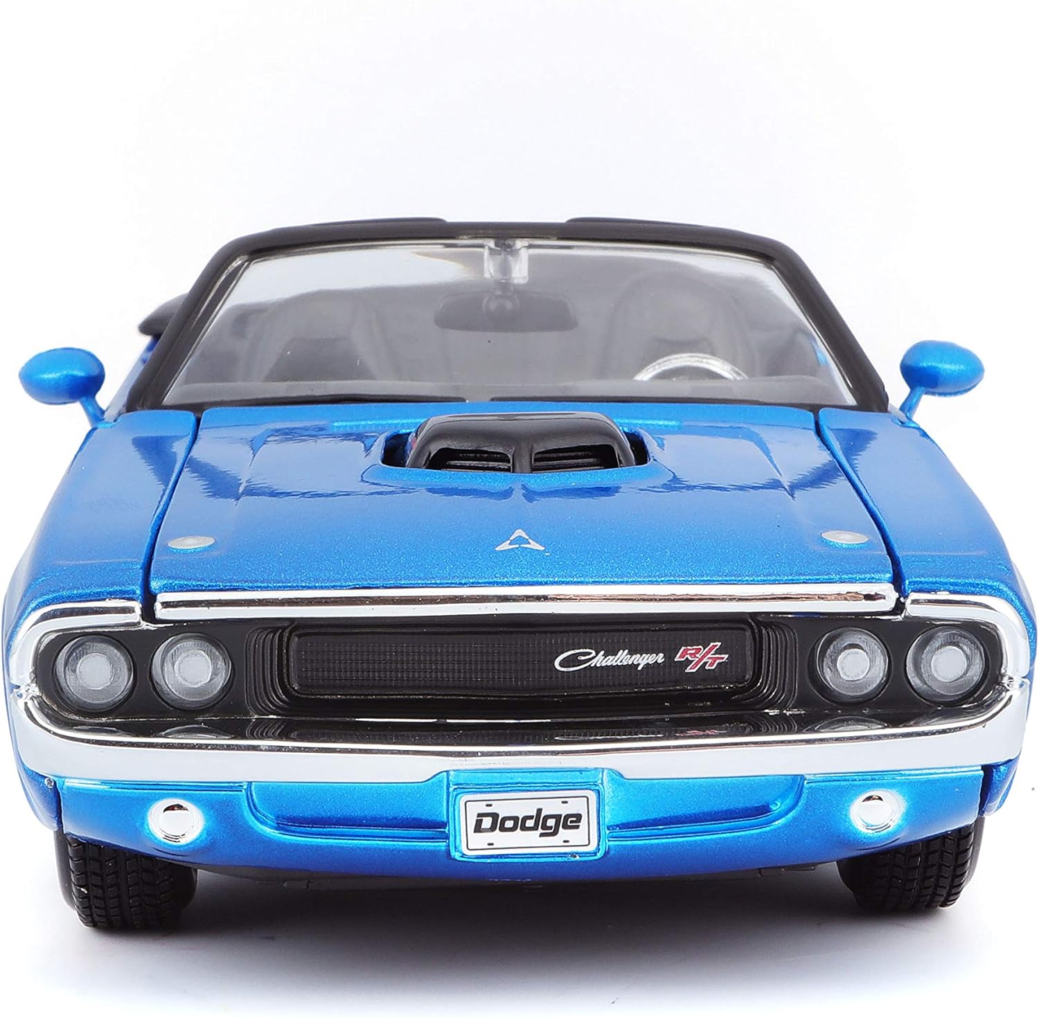 Maisto 1970 Dodge Challenger R/T Convertible 1:24 - Image 4