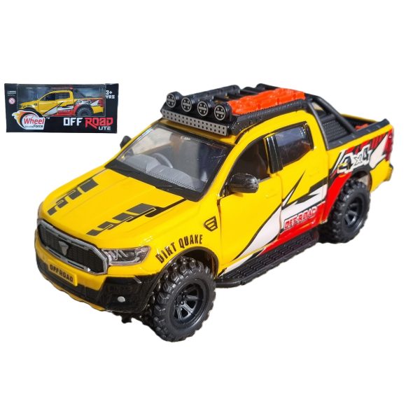 4x4 Off-Roader Pull Back Vehicle with Accessories – Yellow 1:32